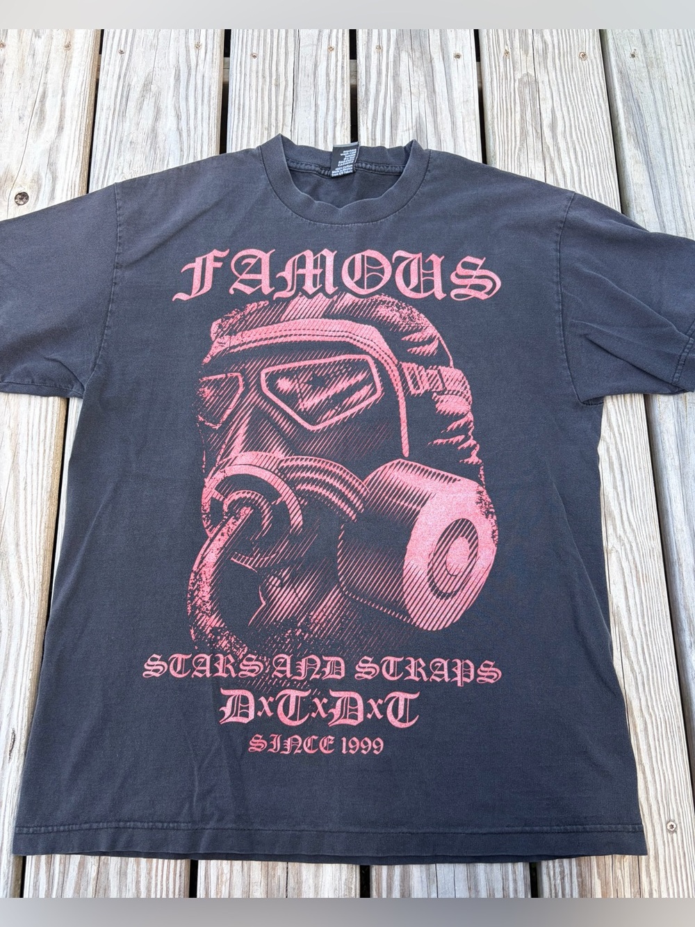 Famous Stars & Straps Gas Mask Graphic Tee L Black Red War Inside My Head